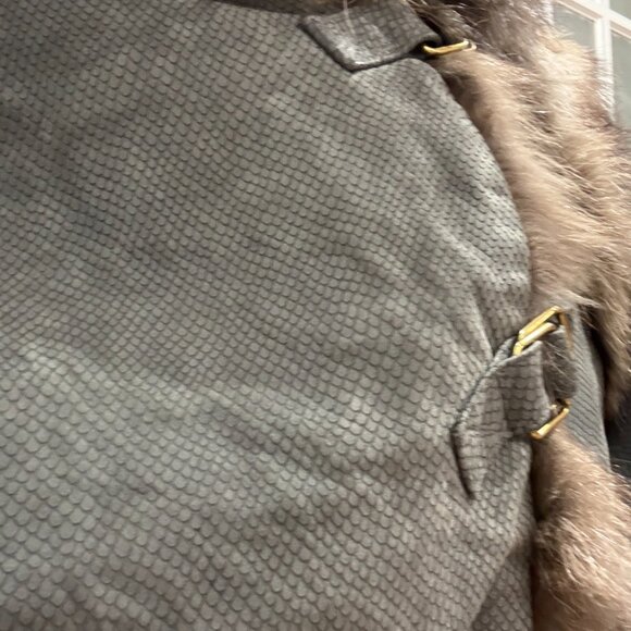 One Of A Kind Made In USA Vintage Fox Fur Jacket Silver Leather Wolverine M/L - Picture 9 of 12
